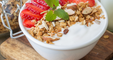 GREEK YOGURT & FRUIT & HONEY